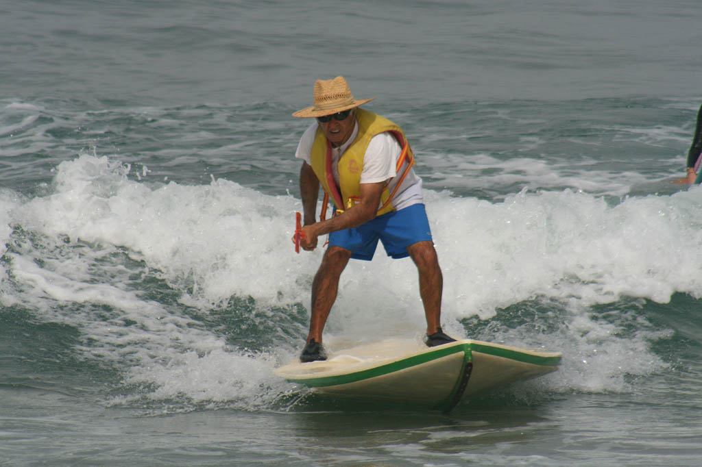hasake_romney_surfing