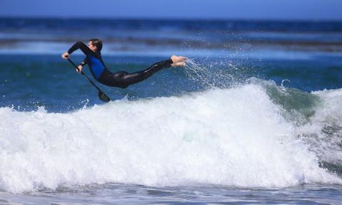 Sean Poynter teaches us how to get out of a wave. | Photo: Matty & Elena Schweitzer