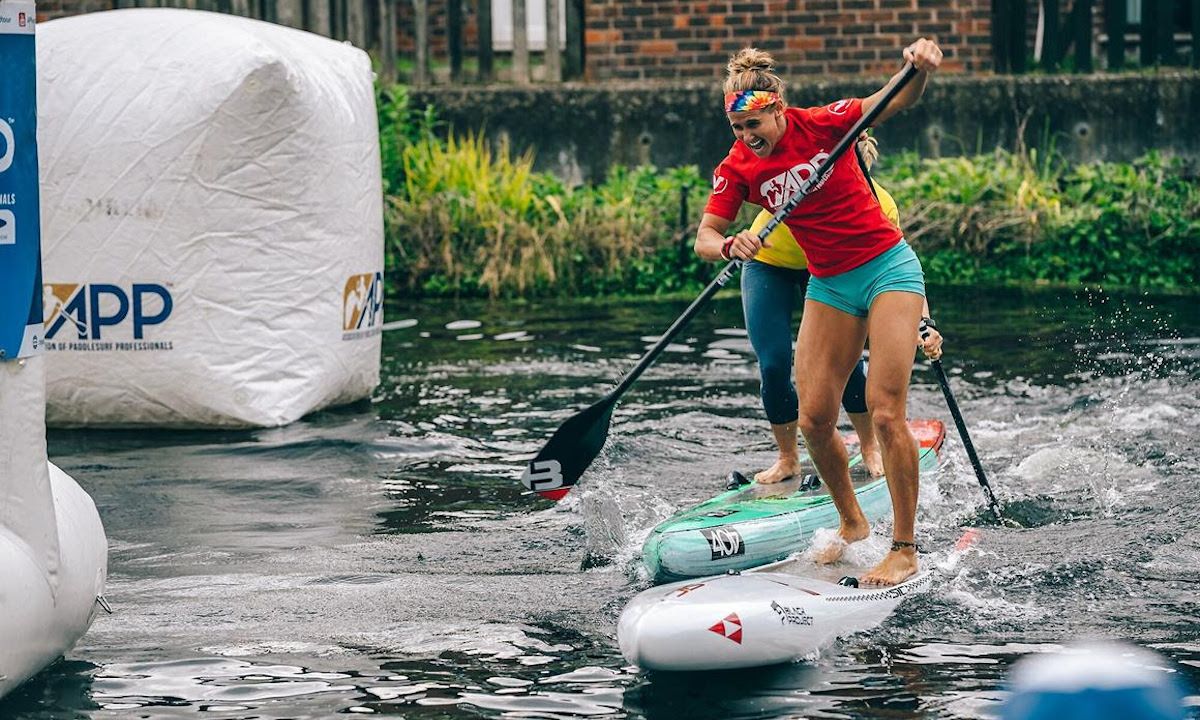 Seychelle Webster powering through to victory at the London SUP Open. | Photo: APP World Tour