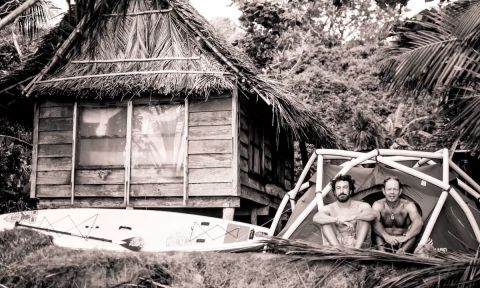 Franz Orsi and Bart de Zwart on Yap island in Micronesia. | Photo: Franz Orsi