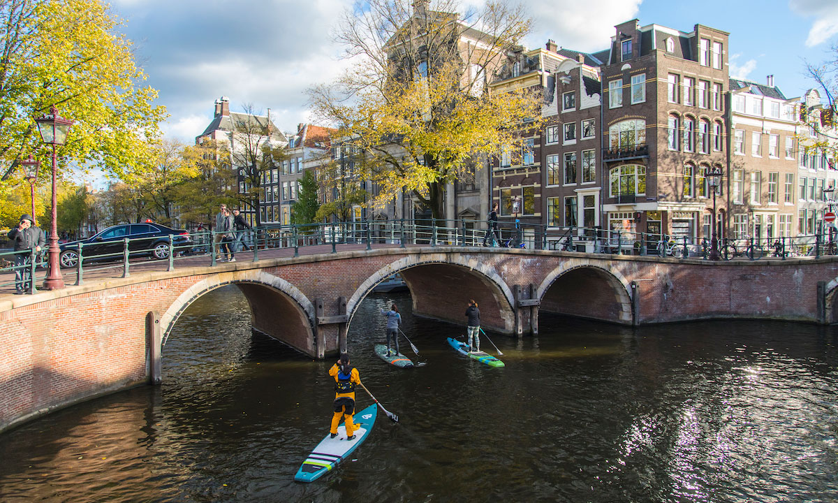 paddleboarding amsterdam bridges 1