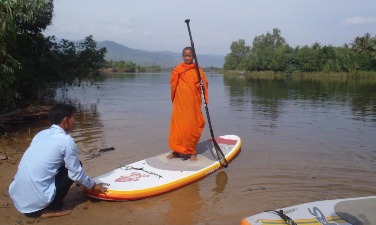 paddle boarding cambodia 1