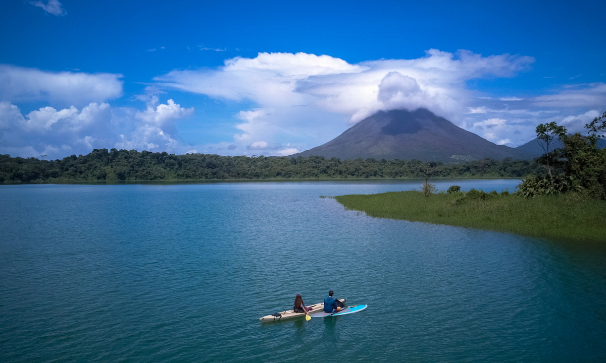 paddle surf lago arenal costa rica