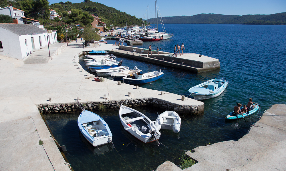 paddle boarding croatia molat zverinac