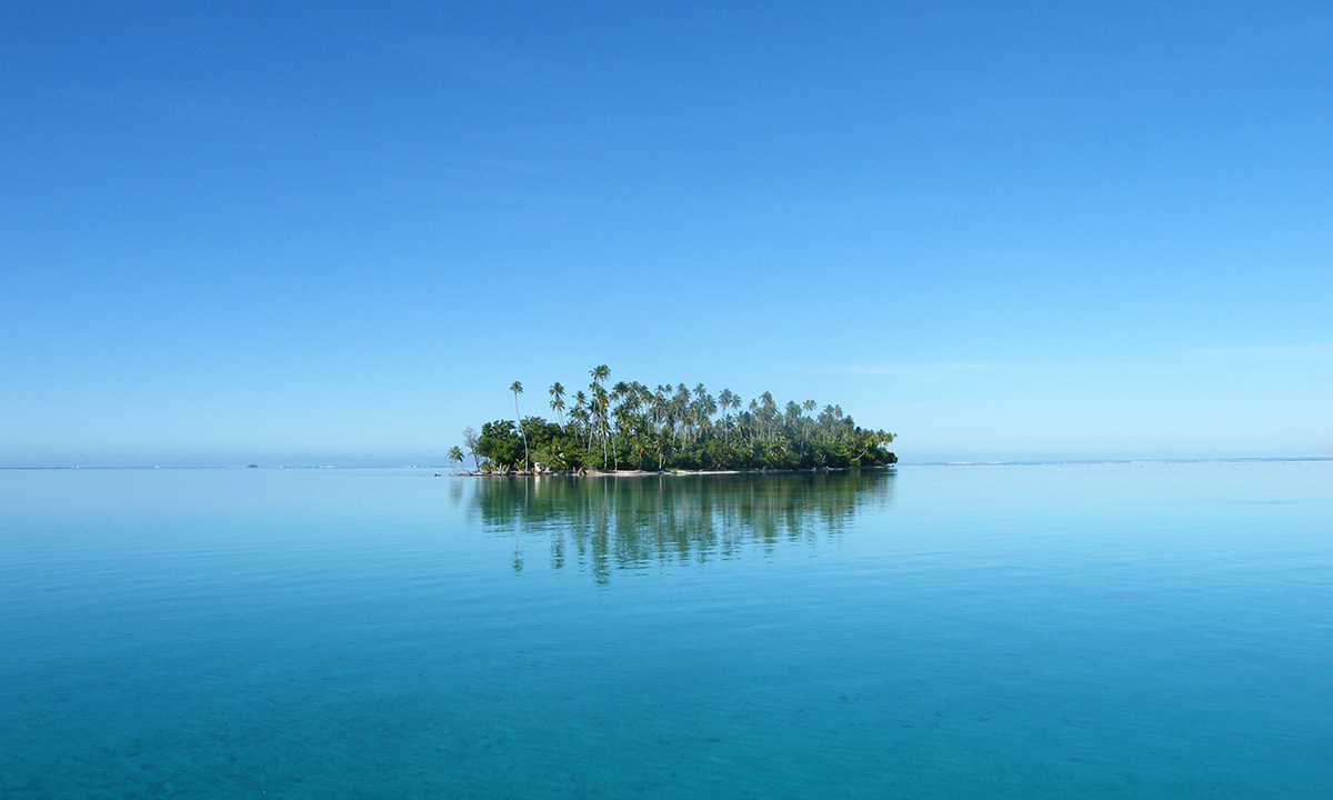 paddle boarding raiatea french polynesia motu