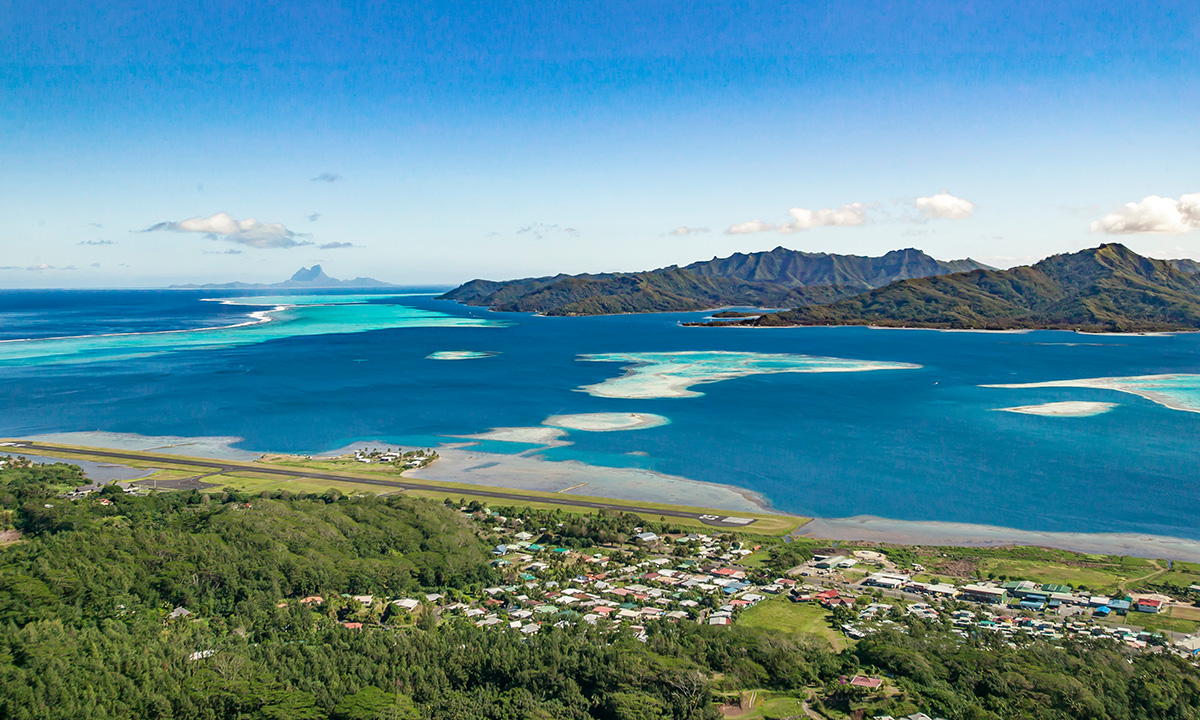 paddle boarding raiatea french polynesia