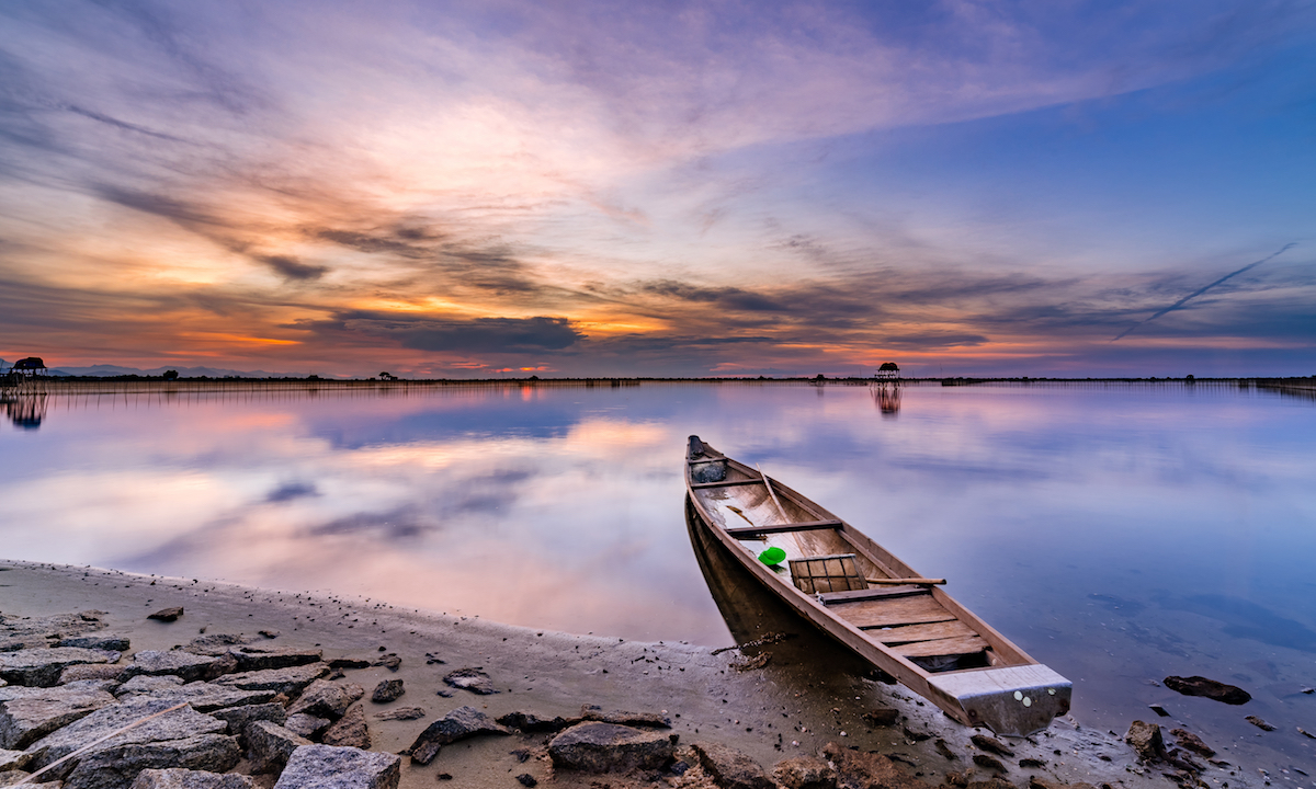 paddle boarding tam giang lagoon vietnam 3