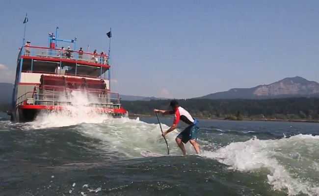 Dan_Gavere_SUP_Surfs_a_Sternwheeler_-_2