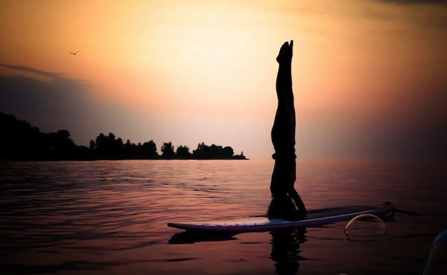 niv-froehlich-sup-yoga