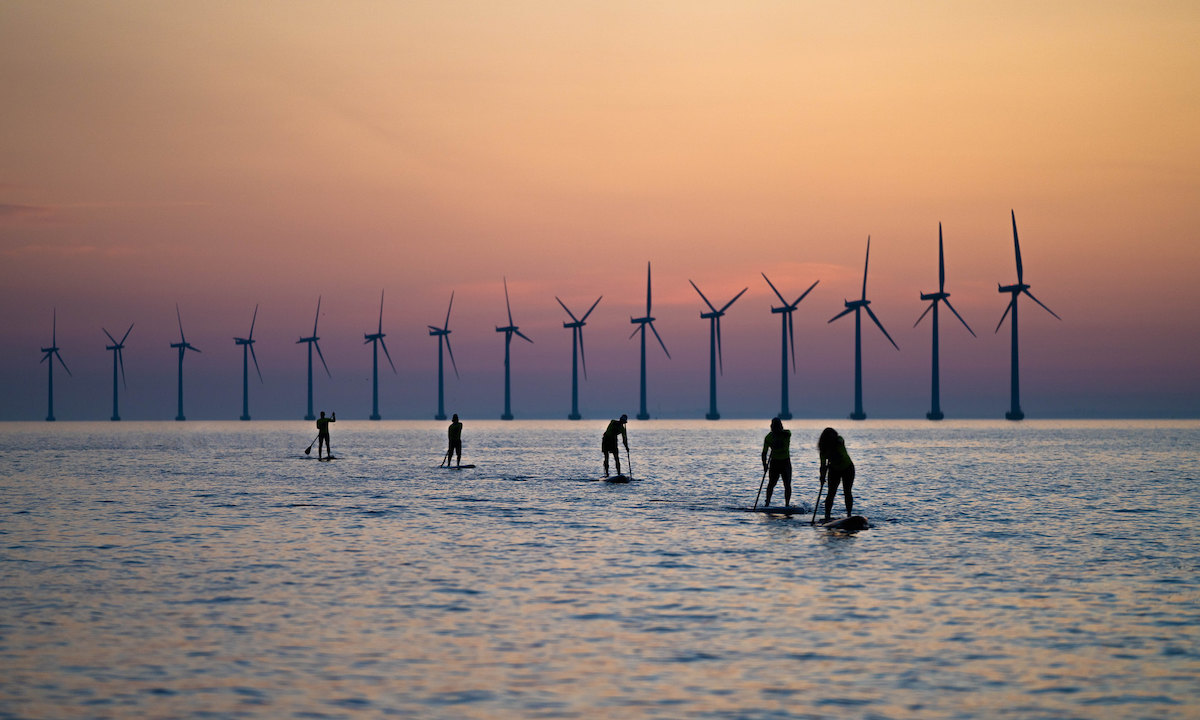 RBMV Five paddlers paddling in the sunrise Sunday morning Photo Jakob Gjerluff LOW