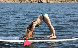 Stand_up_paddle_yoga_-_SUP_Connect_-_Downward_Dog_-_3