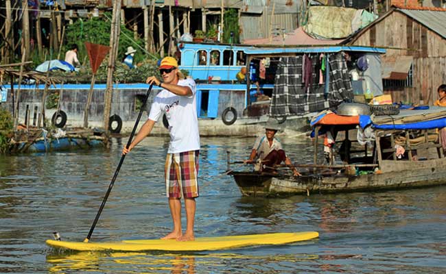 robertkidnie-standuppaddle-mekongriver-sup