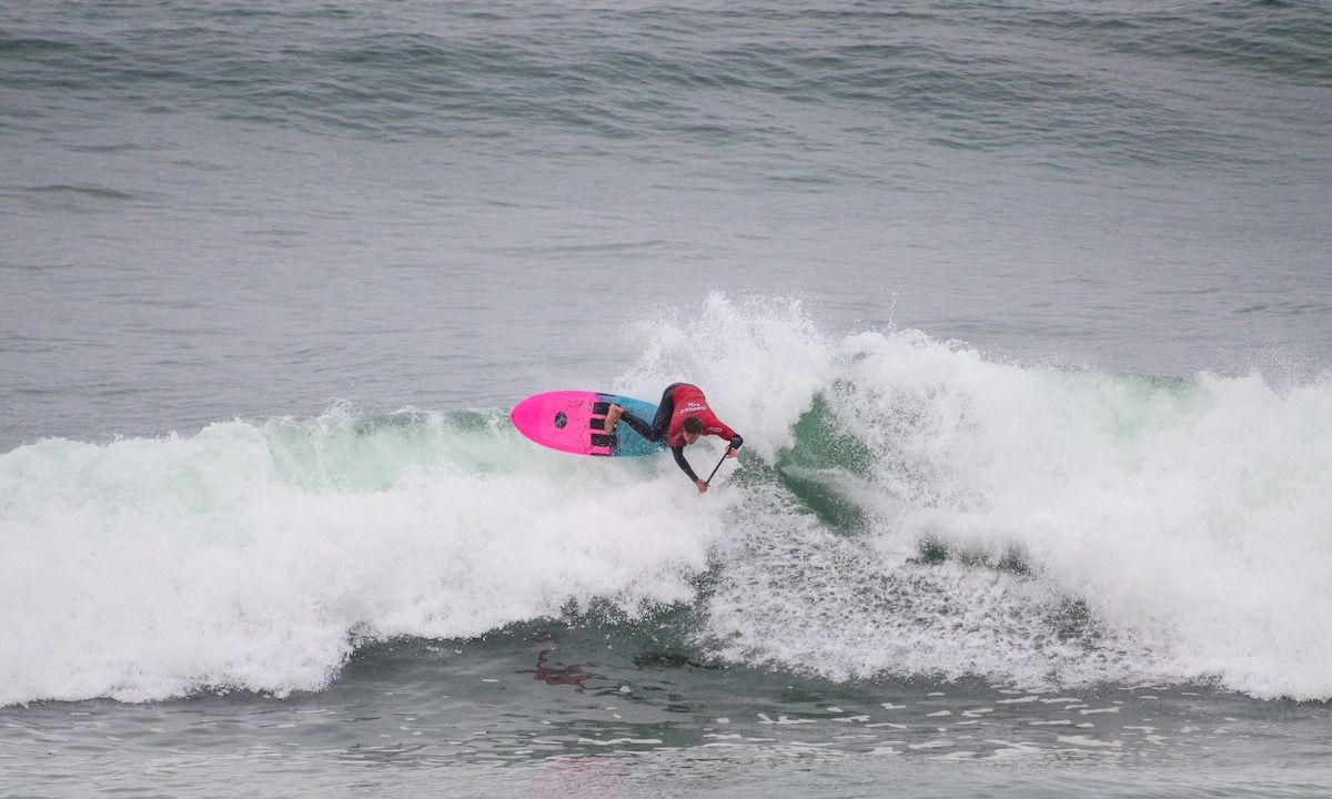 Giorgio Gomez (COL) finishing strong at Punta Rocas in the first SUP Surfing heats of the competition. | Photo: Latinwave