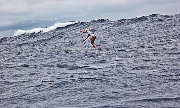 Victoria Burgess SUP surfing | Photo courtesy: Victoria Burgess