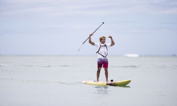 Kai Lenny celebrates his record-breaking win at the 2016 M2O. | Photo: Red Bull / Brian Bielmann