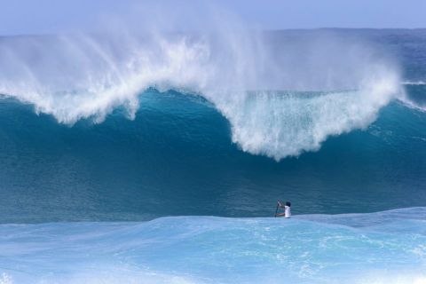 Sunset Beach provided large surf and tricky conditions for day one of the #SunsetBeachPro. | Photo: Brian Bielmann