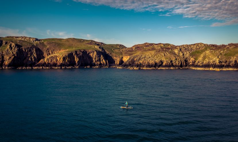 Sian Sykes Becomes First to Circumnavigate Wales by SUP