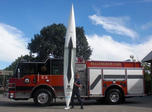 Stand Up Paddler Pays Tribute to 9/11 Firefighters