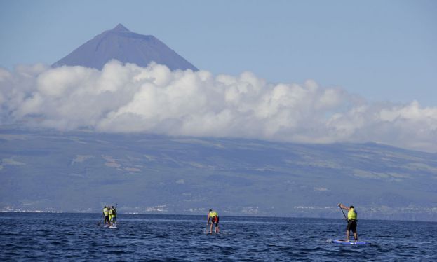 Beautiful sights can be seen during the São Jorge 2 Pico race. | Photo: Titan SUP