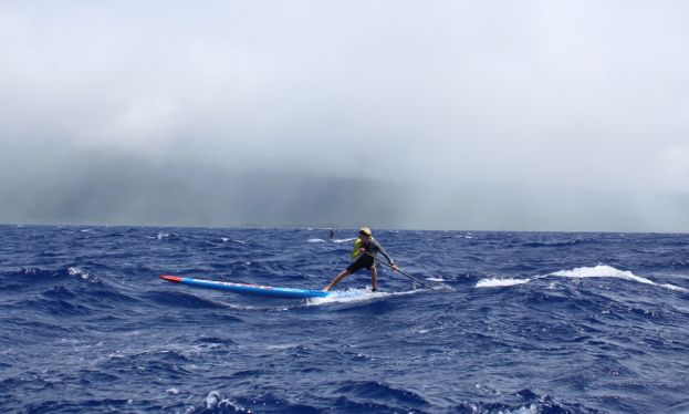 Connor Baxter during his 2016 winning run at the Maui to Molokai event. | Photo: Karen Baxter