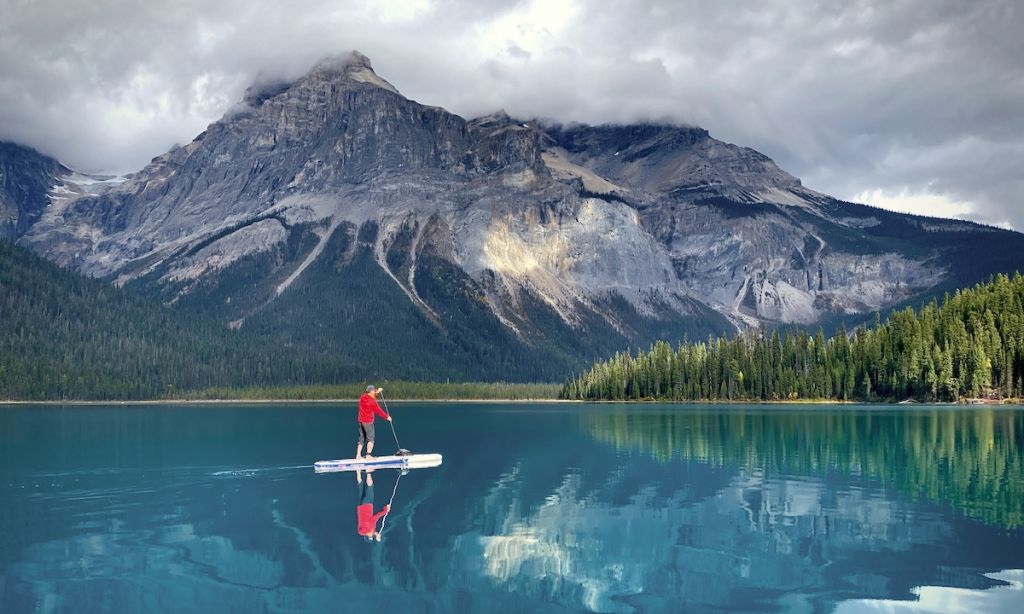 The last light of summer on Emerald Lake BC. | Photo via Jean McBroom / Supconnect Photo Contest